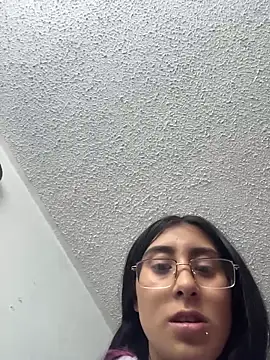 Violeet-Smith online show from 02/05/26, 04:25