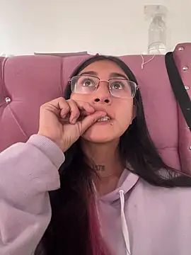 Violeet-Smith online show from 03/03/26, 02:35