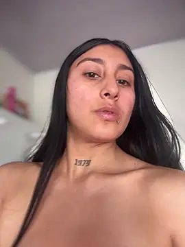 Violeet-Smith online show from 03/31/26, 03:36