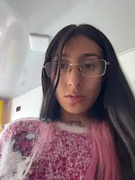 Violeet-Smith online show from 11/30/25, 05:47