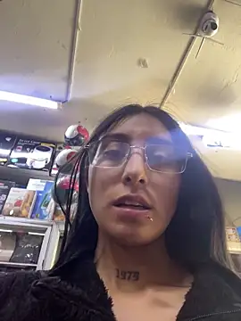 Violeet-Smith online show from 12/18/25, 04:44