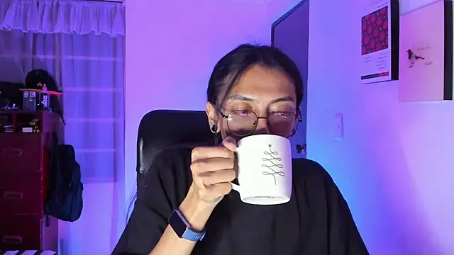 Snapshot of _Astrea_ chatting on 02/18/26, 01:14 Astrea online show from 02/18/26, 01:14