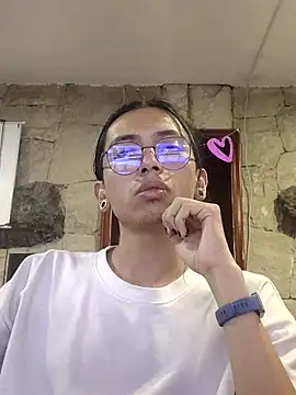 Snapshot of _Astrea_ chatting on 02/08/26, 08:12 Astrea online show from 02/08/26, 08:12