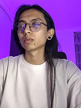 Snapshot of _Astrea_ chatting on 02/05/26, 08:26 Astrea online show from 02/05/26, 08:26