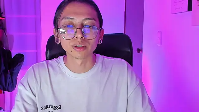 Snapshot of _Astrea_ chatting on 02/27/26, 12:55 Astrea online show from 02/27/26, 12:55