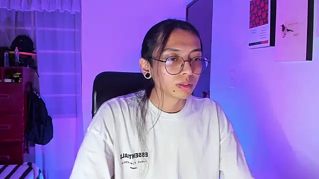 Snapshot of _Astrea_ chatting on 02/20/26, 01:13 Astrea online show from 02/20/26, 01:13