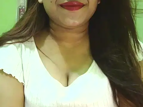 Snapshot of Safa_Pari chatting on 10/21/25, 03:11 Safa Pari online show from 10/21/25, 03:11