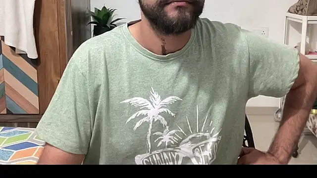 Snapshot of MakeMeAwareAah chatting on 12/22/25, 04:40 MakeMeAwareAah online show from 12/22/25, 04:40