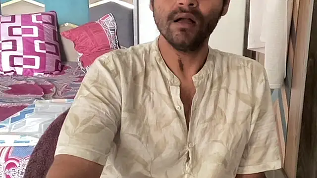 Snapshot of MakeMeAwareAah chatting on 10/25/25, 04:33 MakeMeAwareAah online show from 10/25/25, 04:33