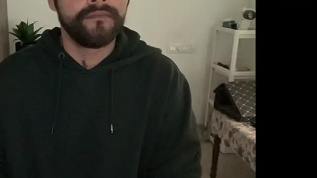 Snapshot of MakeMeAwareAah chatting on 12/15/25, 03:45 MakeMeAwareAah online show from 12/15/25, 03:45