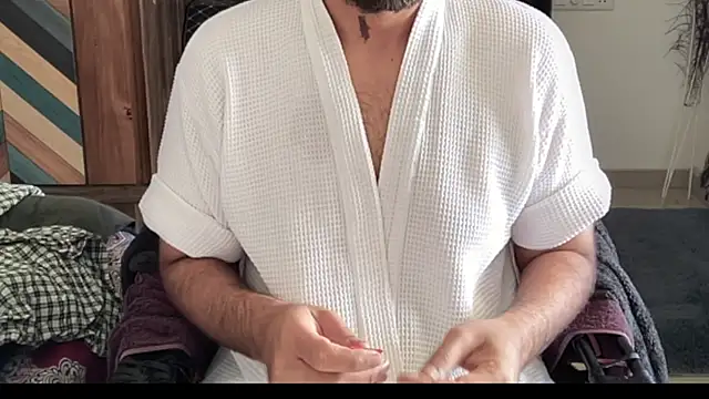 Snapshot of MakeMeAwareAah chatting on 01/13/26, 06:39 MakeMeAwareAah online show from 01/13/26, 06:39