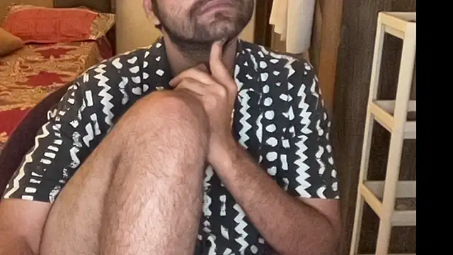 Snapshot of MakeMeAwareAah chatting on 10/25/25, 04:40 MakeMeAwareAah online show from 10/25/25, 04:40