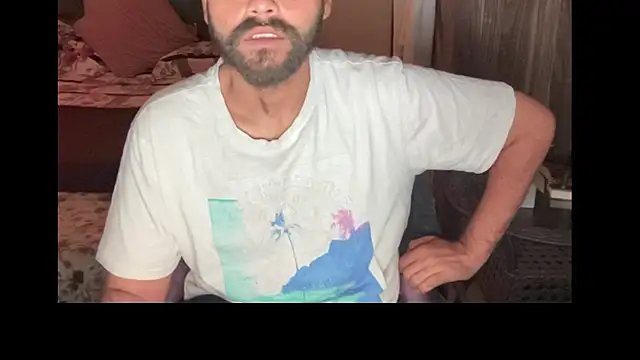 Snapshot of MakeMeAwareAah chatting on 04/10/26, 03:30 MakeMeAwareAah online show from 04/10/26, 03:30