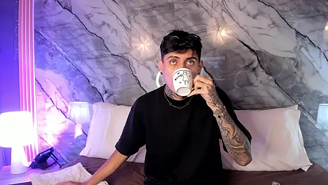 enzorodriguezz online show from 11/10/25, 12:32