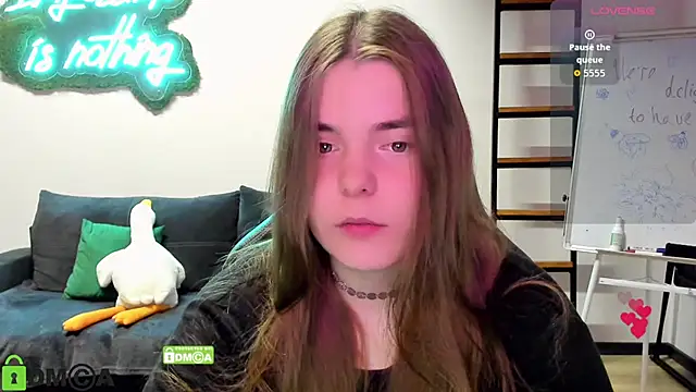 MiraaBloom online show from 11/11/25, 02:12