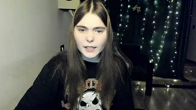 Snapshot of MiraaBloom chatting on 01/13/26, 02:43 MiraaBloom online show from 01/13/26, 02:43