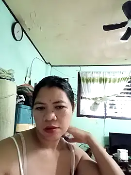 Snapshot of Yummymarie09 chatting on 11/07/25, 10:35 Yummymarie09 online show from 11/07/25, 10:35