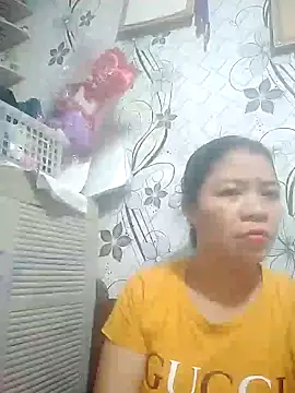 Snapshot of Yummymarie09 chatting on 10/21/25, 02:00 Yummymarie09 online show from 10/21/25, 02:00