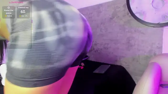 Nicole2507 online show from 11/26/25, 12:05