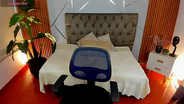 camilaa lux online show from 11/29/25, 12:49