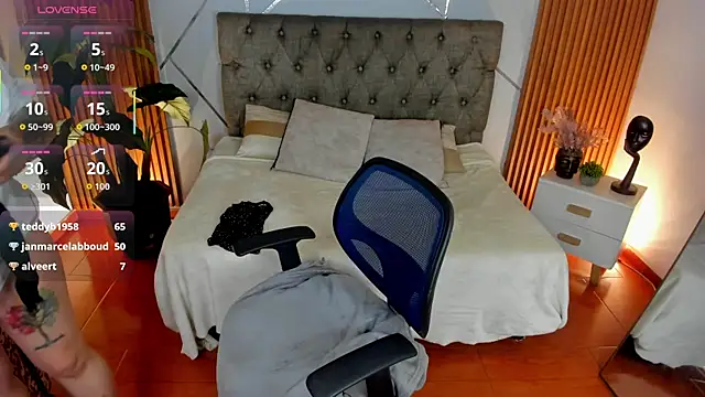 camilaa lux online show from 11/07/25, 10:53