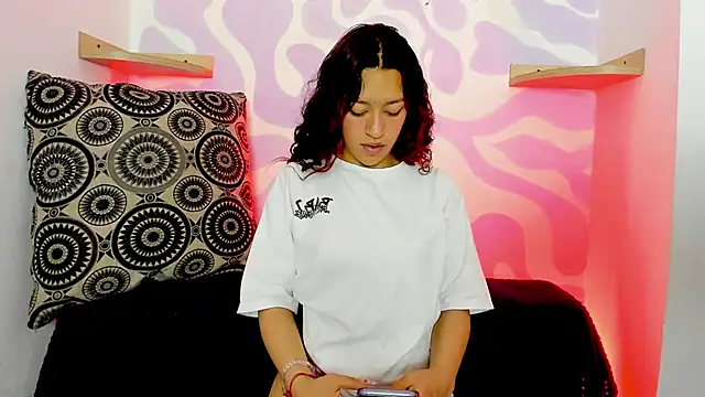 mia scarlett7 online show from 12/22/25, 02:17