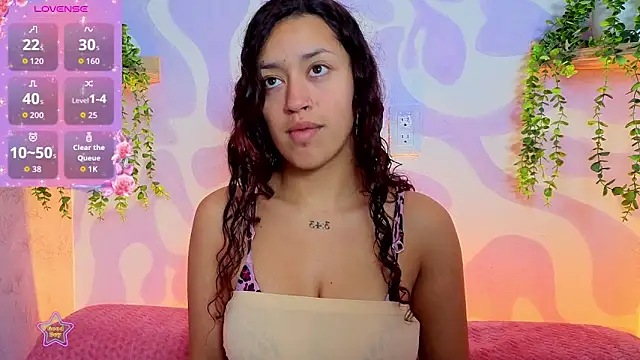 Snapshot of mia_scarlett7 chatting on 06/19/26, 01:06 mia scarlett7 online show from 06/19/26, 01:06