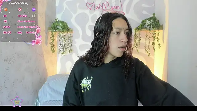 Snapshot of mia_scarlett7 chatting on 07/17/26, 12:57 mia scarlett7 online show from 07/17/26, 12:57