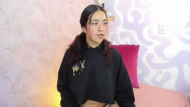 Snapshot of mia_scarlett7 chatting on 04/25/26, 01:41 mia scarlett7 online show from 04/25/26, 01:41
