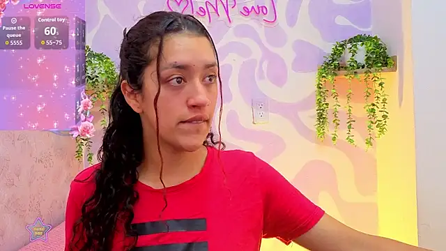 Snapshot of mia_scarlett7 chatting on 07/02/26, 01:06 mia scarlett7 online show from 07/02/26, 01:06