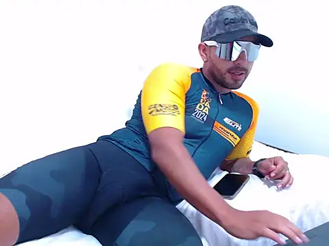 jacob cyclist online show from 10/31/25, 02:13