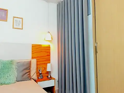 Abbie royy online show from 10/31/25, 01:24