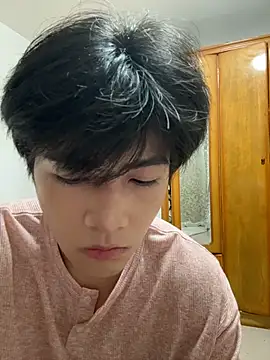 Snapshot of xiaofan777 chatting on 11/07/25, 10:20 xiaofan777 online show from 11/07/25, 10:20