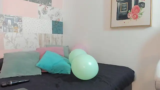 Snapshot of Anna_Tood chatting on 11/12/25, 11:25 Anna Tood online show from 11/12/25, 11:25