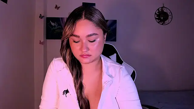 Snapshot of Soouf_ chatting on 01/06/26, 11:31 Soouf online show from 01/06/26, 11:31