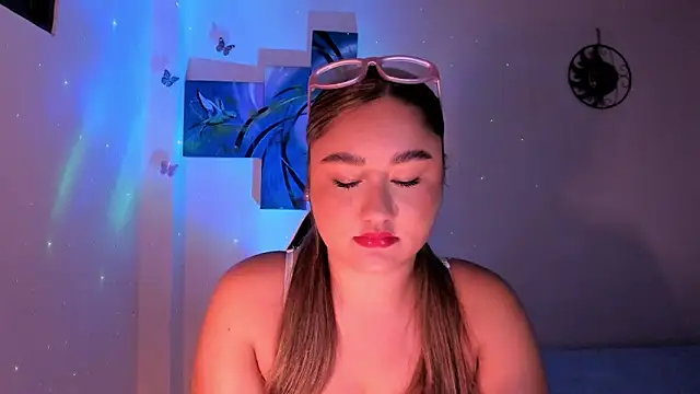 Snapshot of Soouf_ chatting on 12/14/25, 12:06 Soouf online show from 12/14/25, 12:06