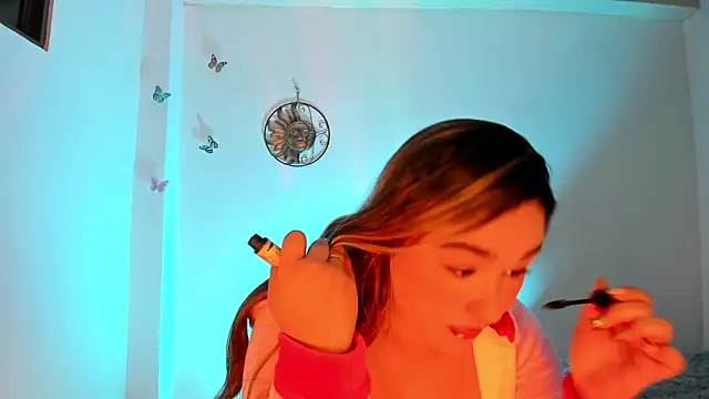 Snapshot of Soouf_ chatting on 11/16/25, 10:09 Soouf online show from 11/16/25, 10:09