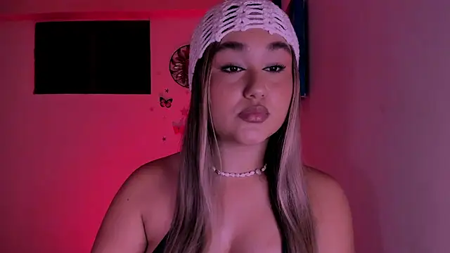 Snapshot of Soouf_ chatting on 02/27/26, 07:57 Soouf online show from 02/27/26, 07:57