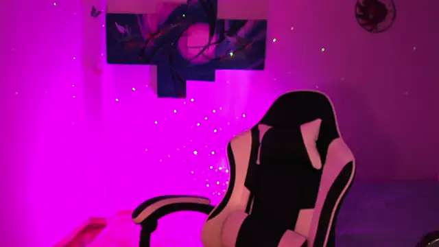 Snapshot of Soouf_ chatting on 12/05/25, 10:47 Soouf online show from 12/05/25, 10:47