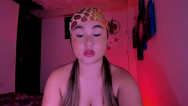 Snapshot of Soouf_ chatting on 02/16/26, 08:07 Soouf online show from 02/16/26, 08:07