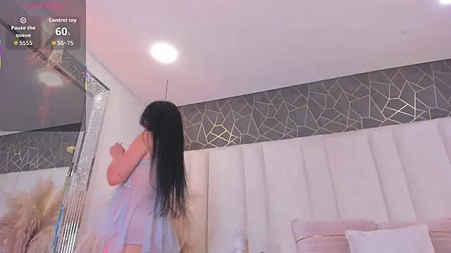 Snapshot of AnnieLove_ chatting on 02/10/26, 12:37 AnnieLove online show from 02/10/26, 12:37