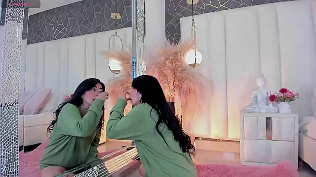 Snapshot of AnnieLove_ chatting on 02/12/26, 12:38 AnnieLove online show from 02/12/26, 12:38