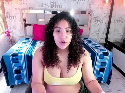 ROZZE MILA online show from 11/07/25, 01:15