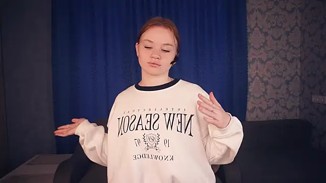 KarlynGow online show from 11/26/25, 06:46