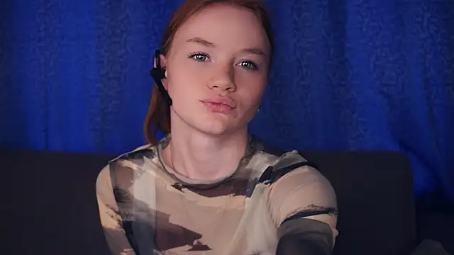 KarlynGow online show from 10/31/25, 06:43