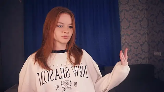 KarlynGow online show from 11/25/25, 06:47