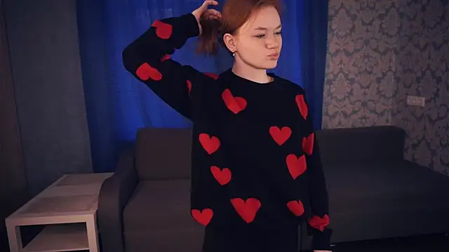 KarlynGow online show from 11/20/25, 06:36