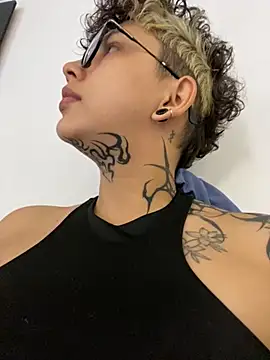 Snapshot of Abby_Evanns1 chatting on 11/15/25, 03:38 Abby Evanns1 online show from 11/15/25, 03:38