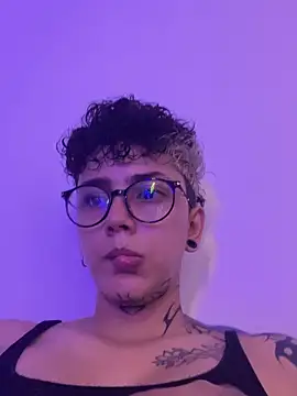 Snapshot of Abby_Evanns1 chatting on 11/18/25, 08:34 Abby Evanns1 online show from 11/18/25, 08:34