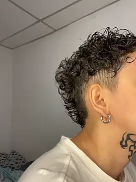 Snapshot of Abby_Evanns1 chatting on 11/12/25, 01:54 Abby Evanns1 online show from 11/12/25, 01:54